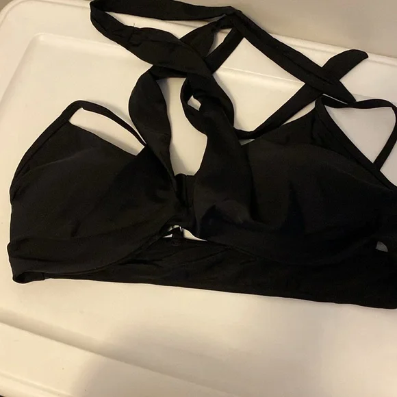 Women’s wrap around black bikini top medium - Picture 2 of 4